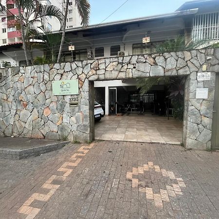Casa Quintal Bueno! 5 Quartos Com Ar Split E Internet Ultra! Perto Do Melhor De Goiania! Marista Parques Areiao E Vaca Brava Hospital Premium Mater Dei Blue Fit Perdomo Goiania Shopping! Eksteriør billede