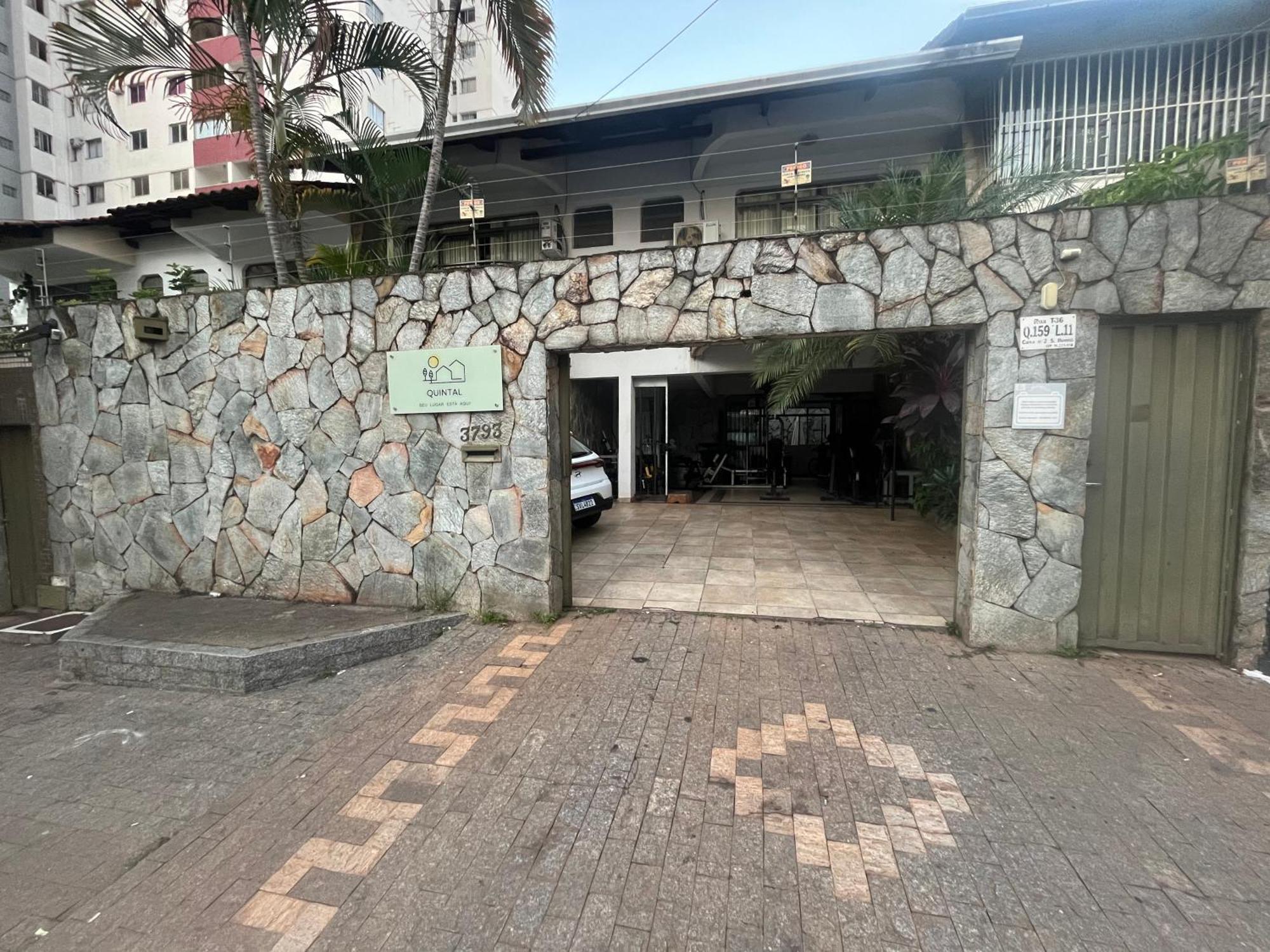 Casa Quintal Bueno! 5 Quartos Com Ar Split E Internet Ultra! Perto Do Melhor De Goiania! Marista Parques Areiao E Vaca Brava Hospital Premium Mater Dei Blue Fit Perdomo Goiania Shopping! Eksteriør billede